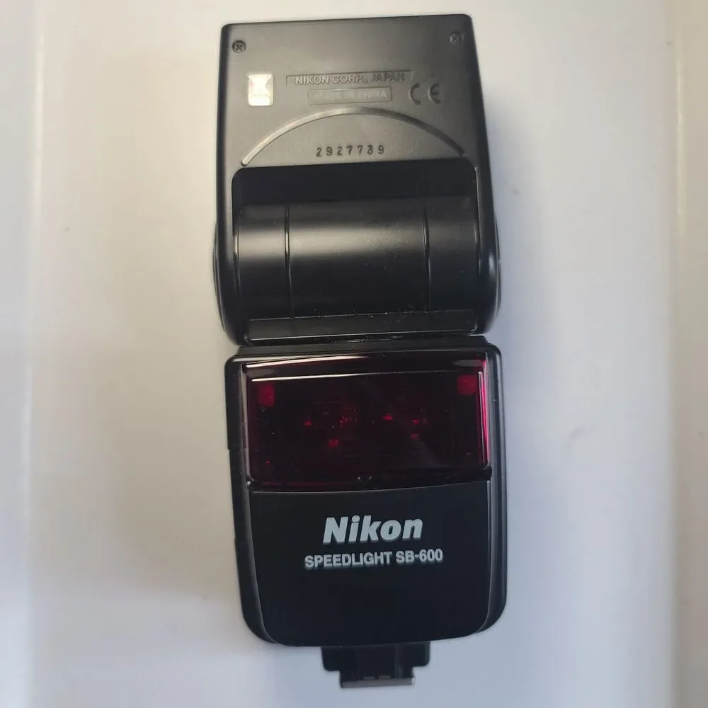 Nikon Speedlight SB-600 Shoe Mount Flash